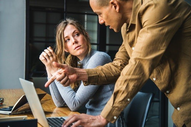 MBA & Máster en Comunicación Empresarial y Corporativa diferencias entre emprendedor y empresario Máster en Gestión de Televisión Digital y Contenidos Audiovisuales de USPCEU Maestría en Comunicación Empresarial