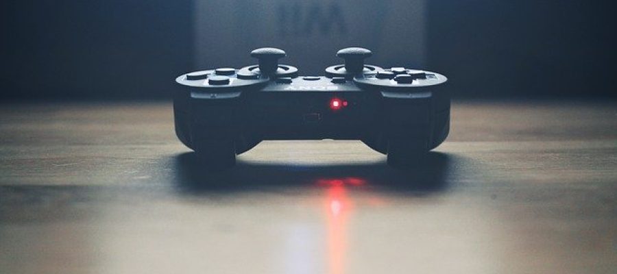 video-controller-336657_640